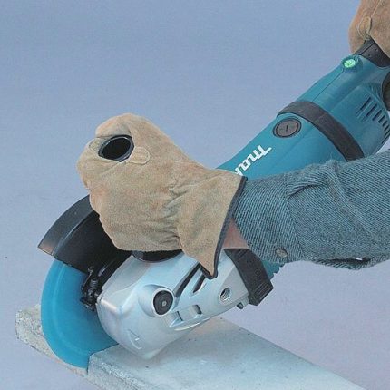 rebarbadora GA7030 FERRAMENTAS MAKITA