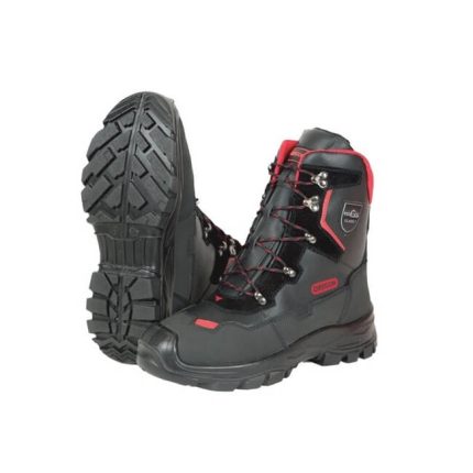 As resistentes botas OREGON® para trabalhos com motosserra
