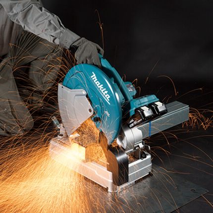 A primeira serra a bateria portátil do mundo