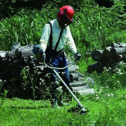 Roçadora Makita BBC4500 Com 44,9 c.c, e sistema de lubrificação