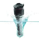 Lanterna de 2000 lúmens. Completamente à prova de água.